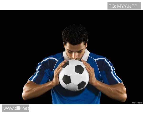 足球明星学历大揭秘学术成就与球场辉煌的完美结合 足球明星学历大揭秘学术成就与球场辉煌的完美结合