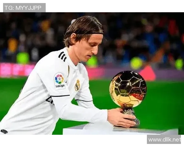 年龄较大的足球明星如何在赛场上继续闪耀光芒与影响力