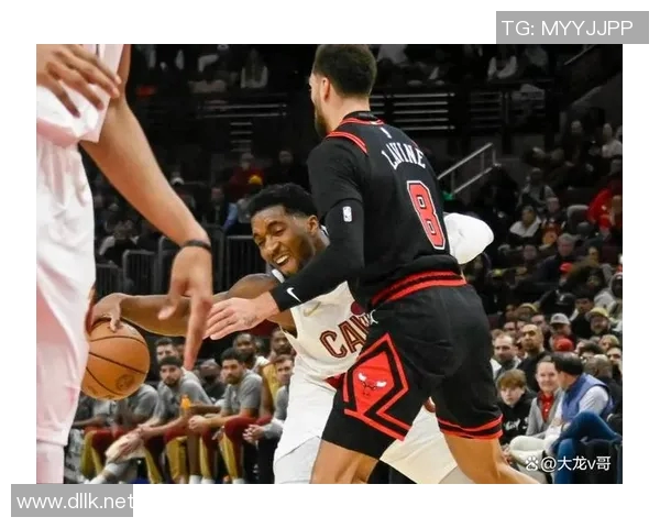 2015年NBA季后赛骑士与公牛的激烈对决回顾与精彩瞬间分析