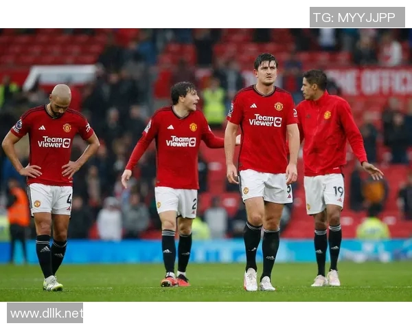 年轻人对曼联精彩录像回顾分析年轻球员表现与战术布局 年轻人对曼联精彩录像回顾分析年轻球员表现与战术布局